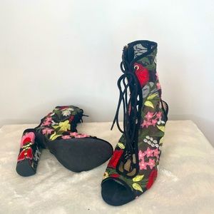 Women heeled sandals